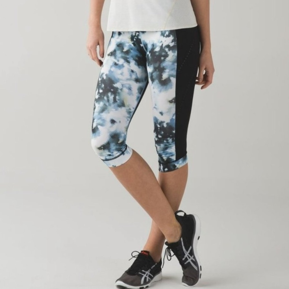 Lululemon Stop At Nothing Crop Leggings Mini Blooming Pixie Size 6 Activewear